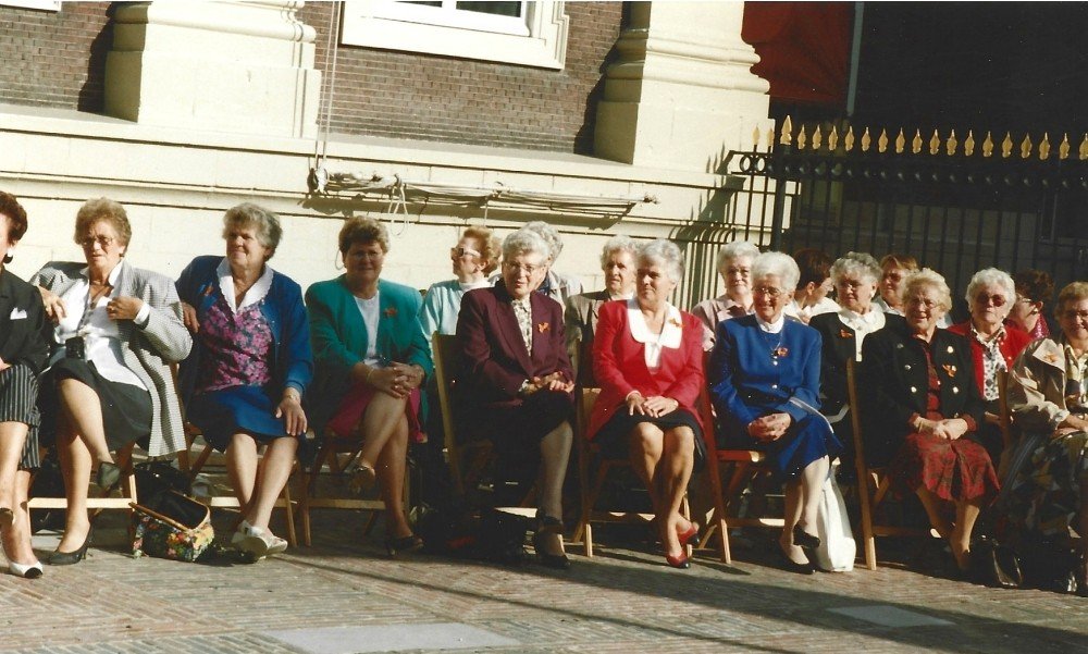 1992 (7)